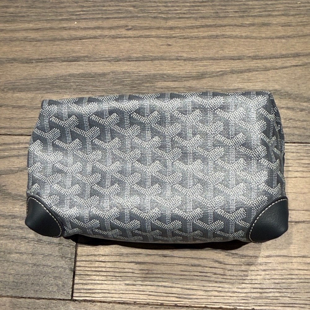Gray Patterned Clutch